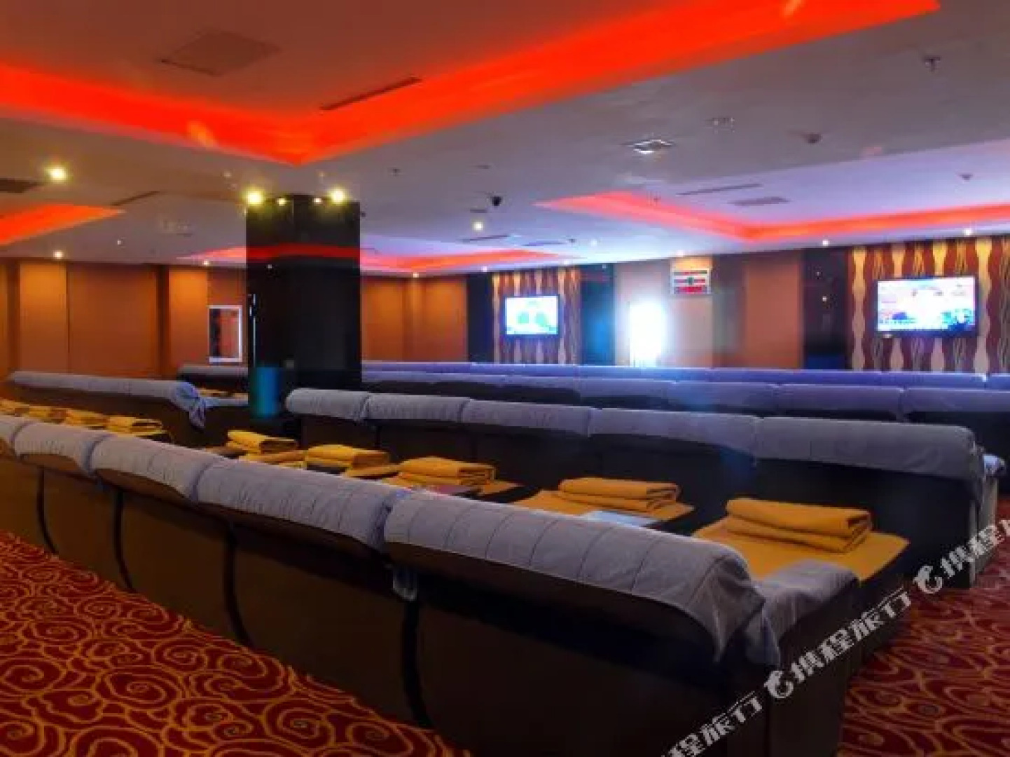 Yinpu Bathing Hotel (Yanbian University Wanghongqiang Branch)