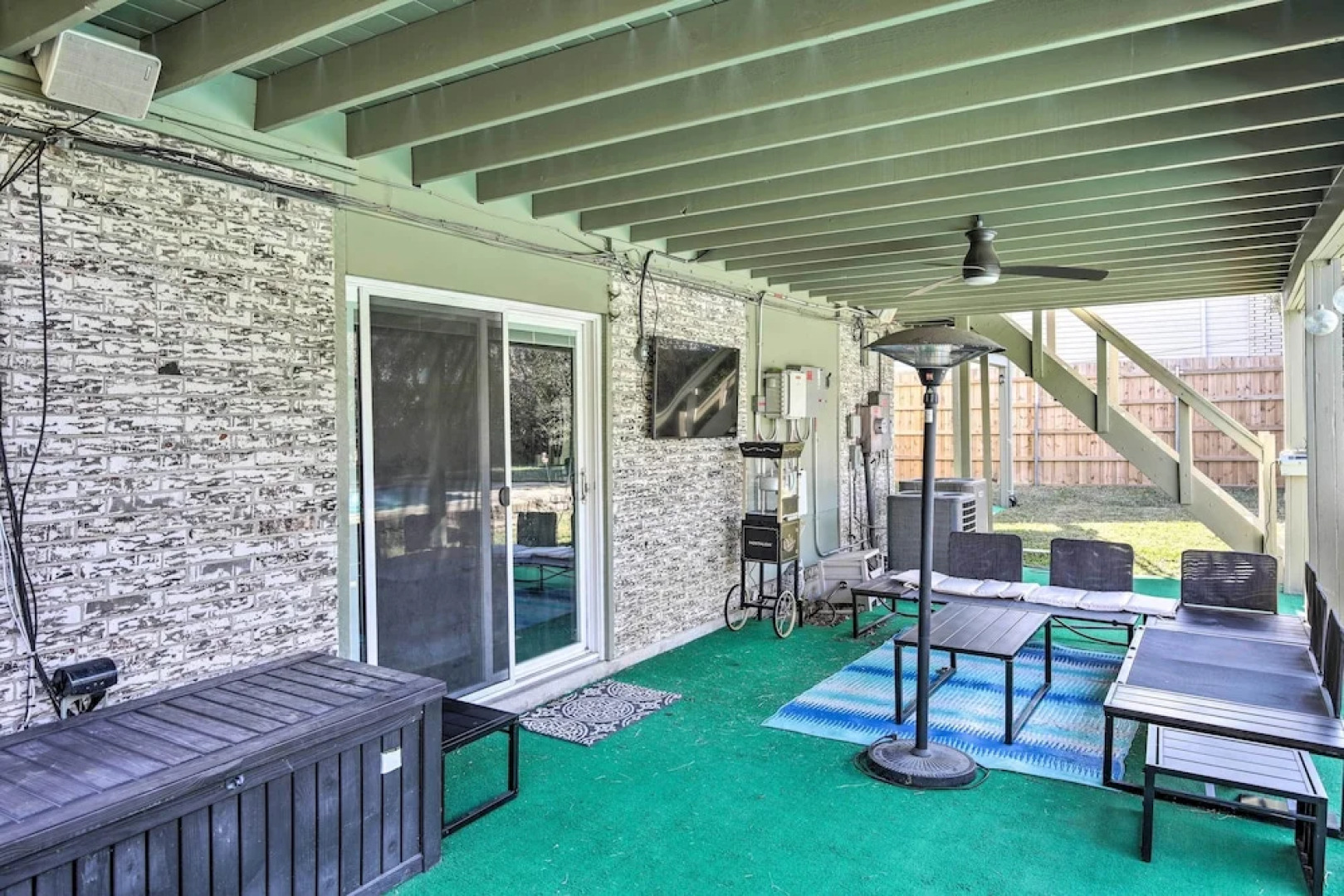 Poolside Oasis: Richardson Home w/ Movie Room!