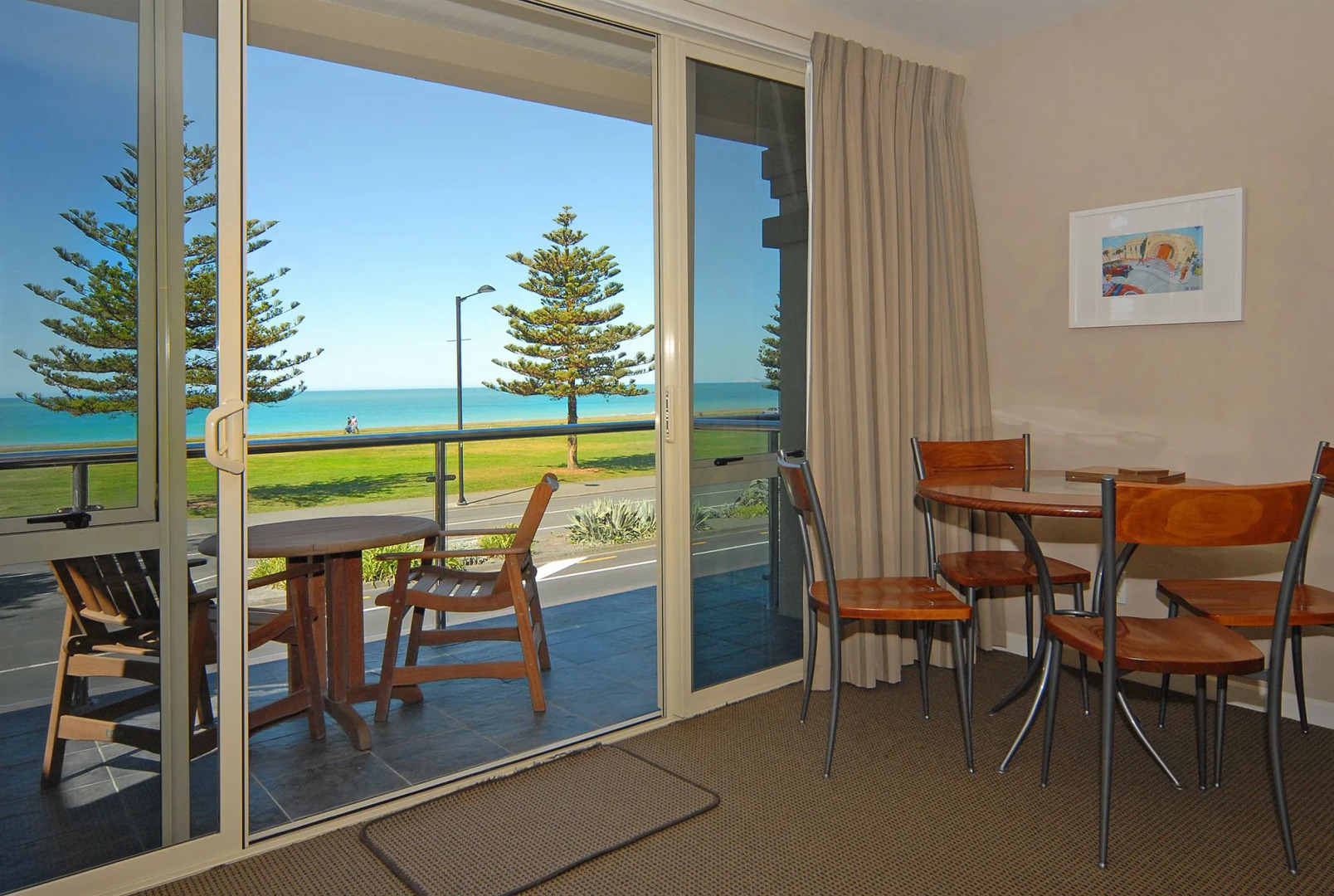 Pebble Beach Motor Inn