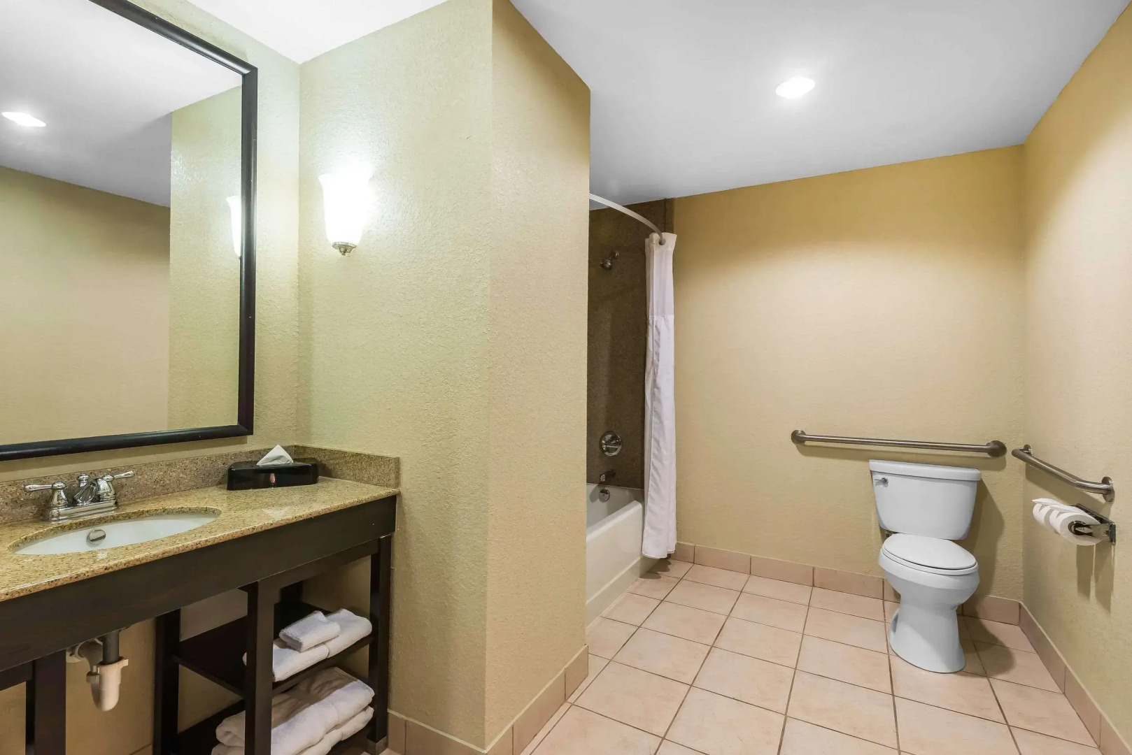 Comfort Suites Tampa Airport North