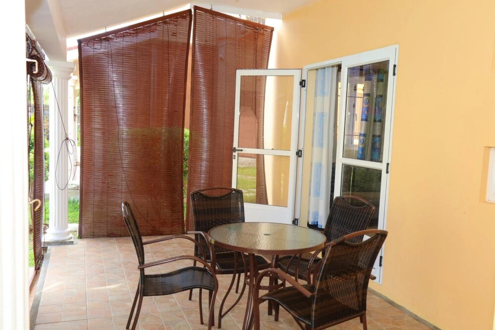 House with 2 Bedrooms in Grand Gaube, with Pool Access, Terrace And Wifi