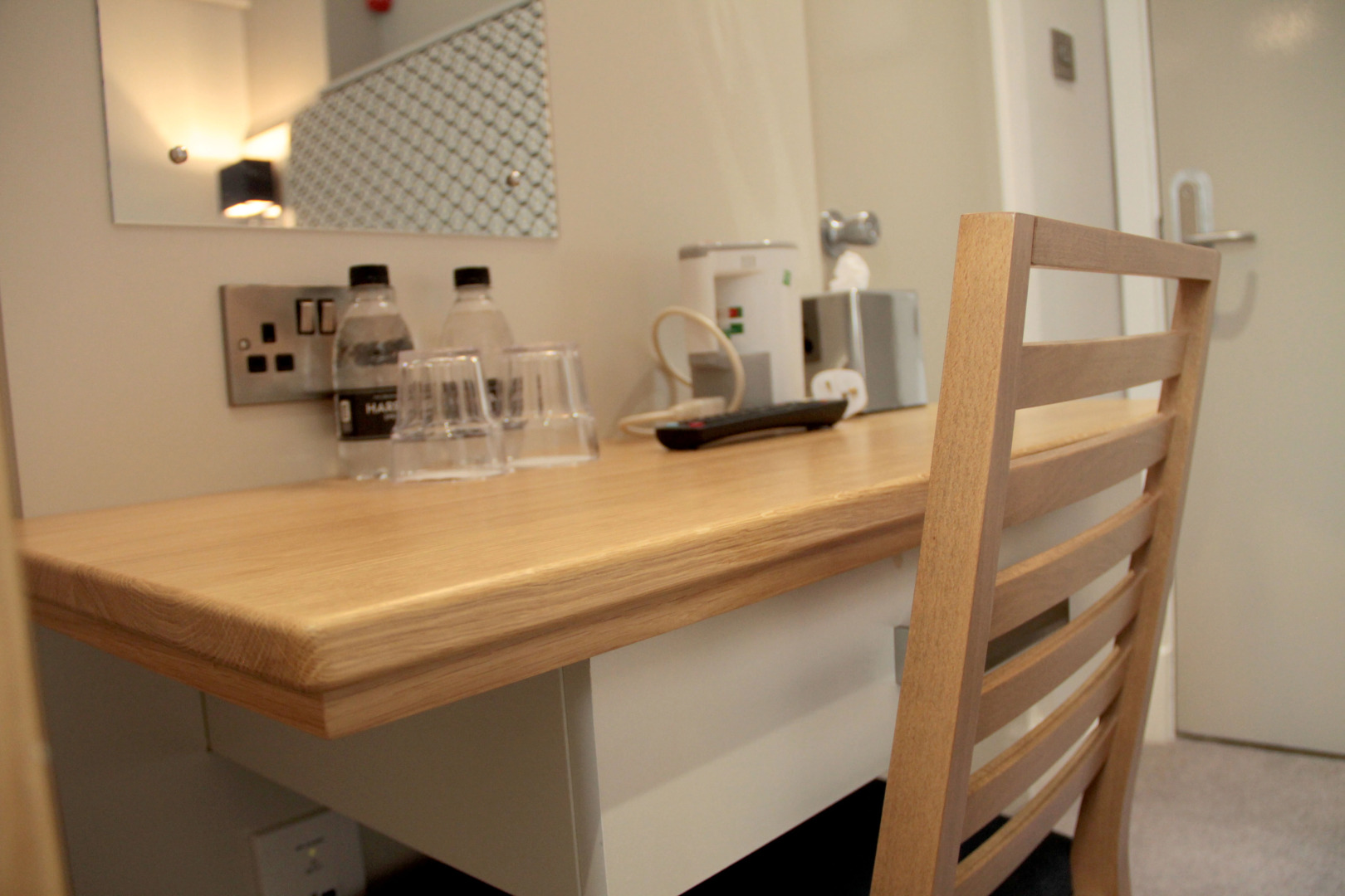 White Hart Hotel & Apartments