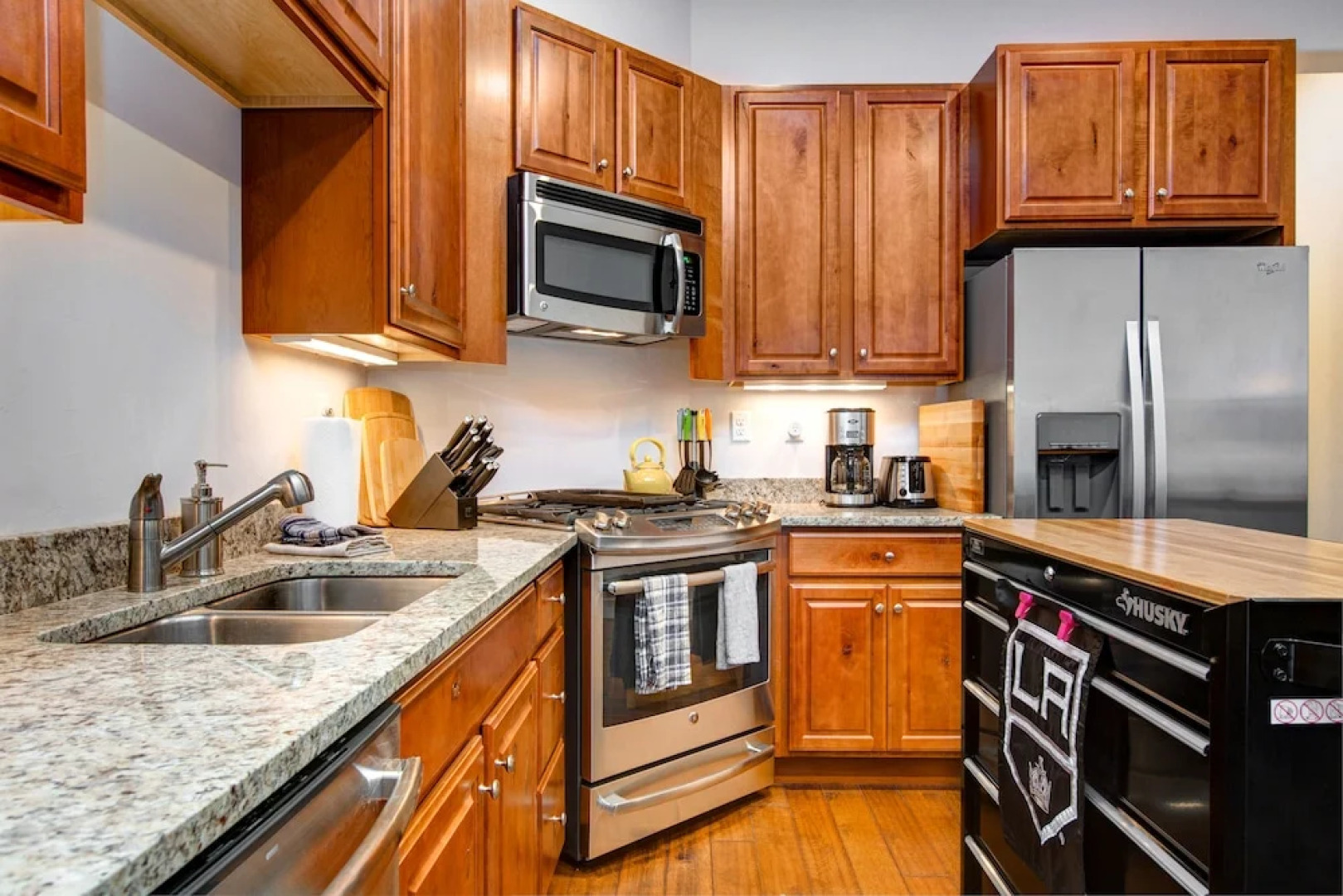 Newpark Townhouse by RedAwning