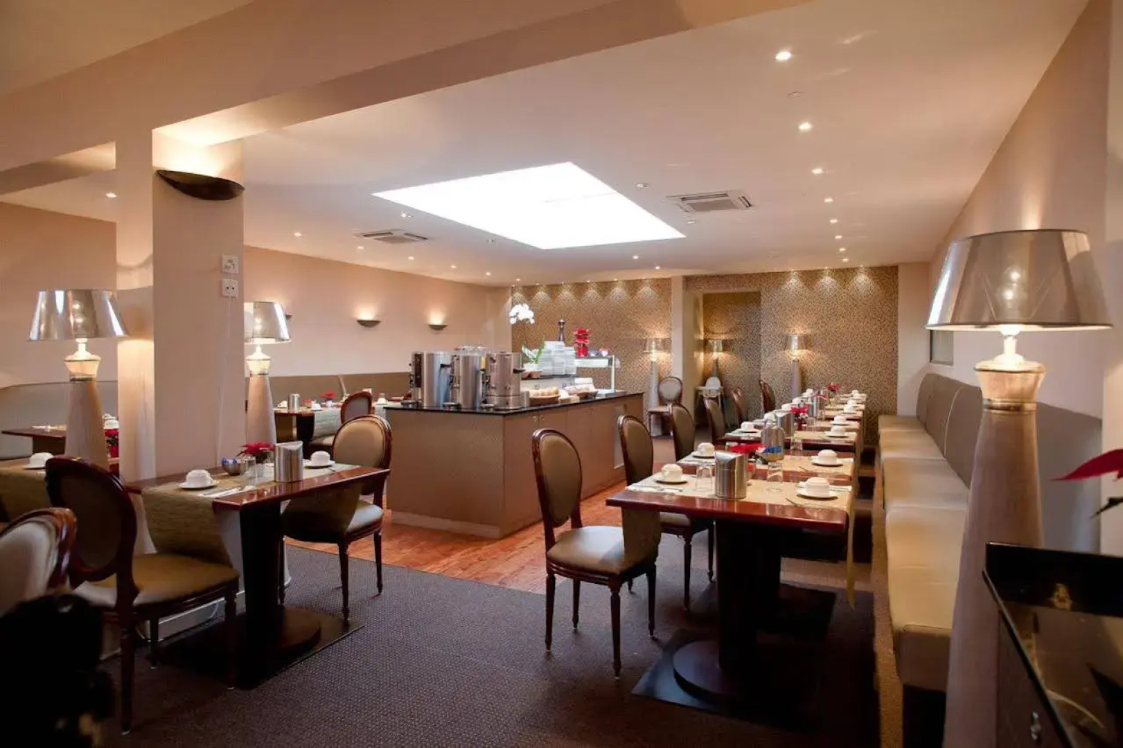 Отель Drake Longchamp Swiss Quality