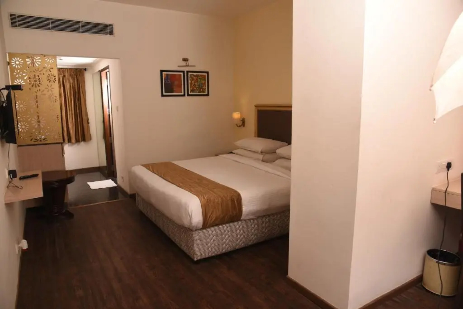 Hotel Sabareesh Park