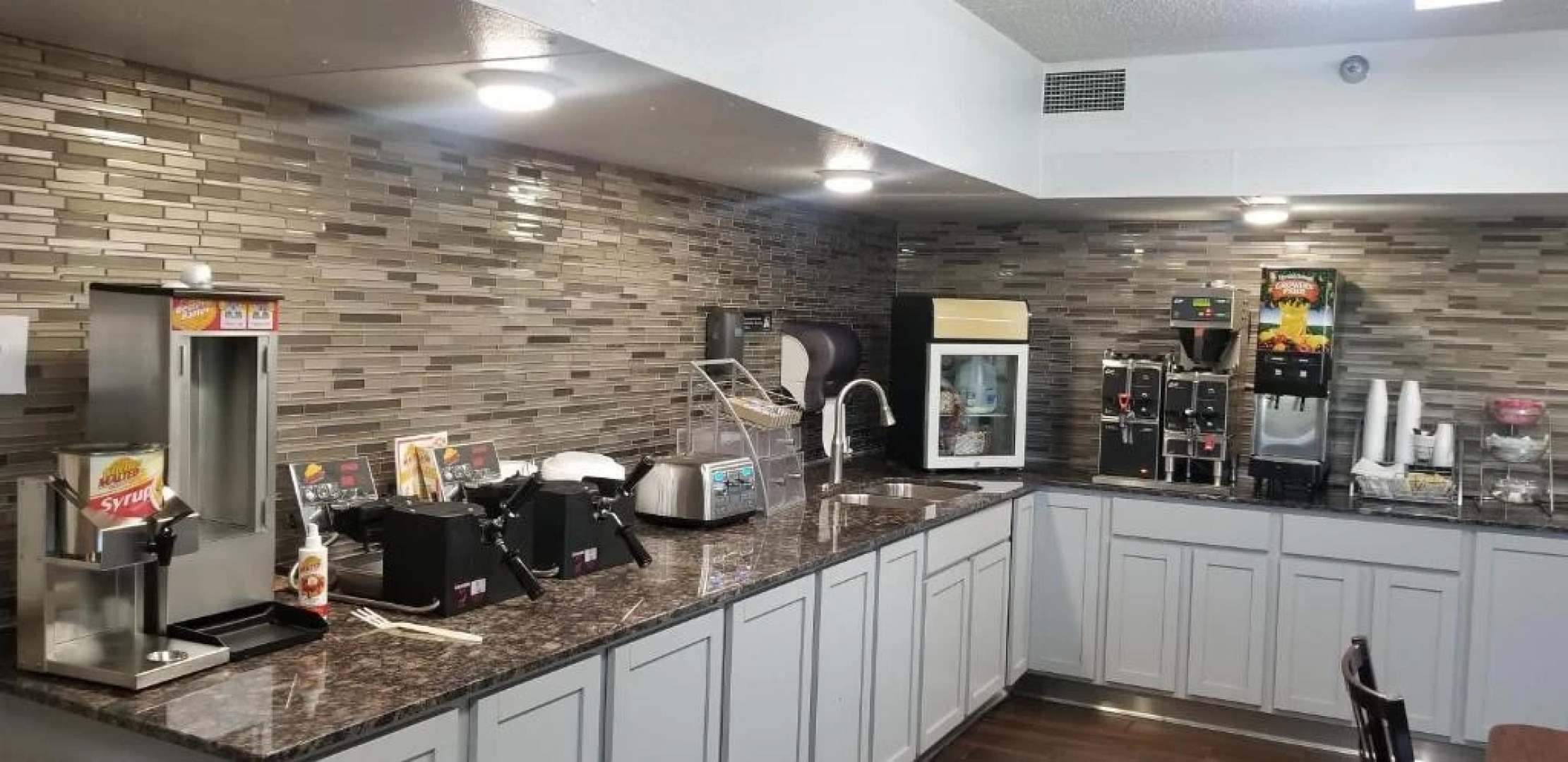 Super 8 By Wyndham Brooklyn Center/Mpls