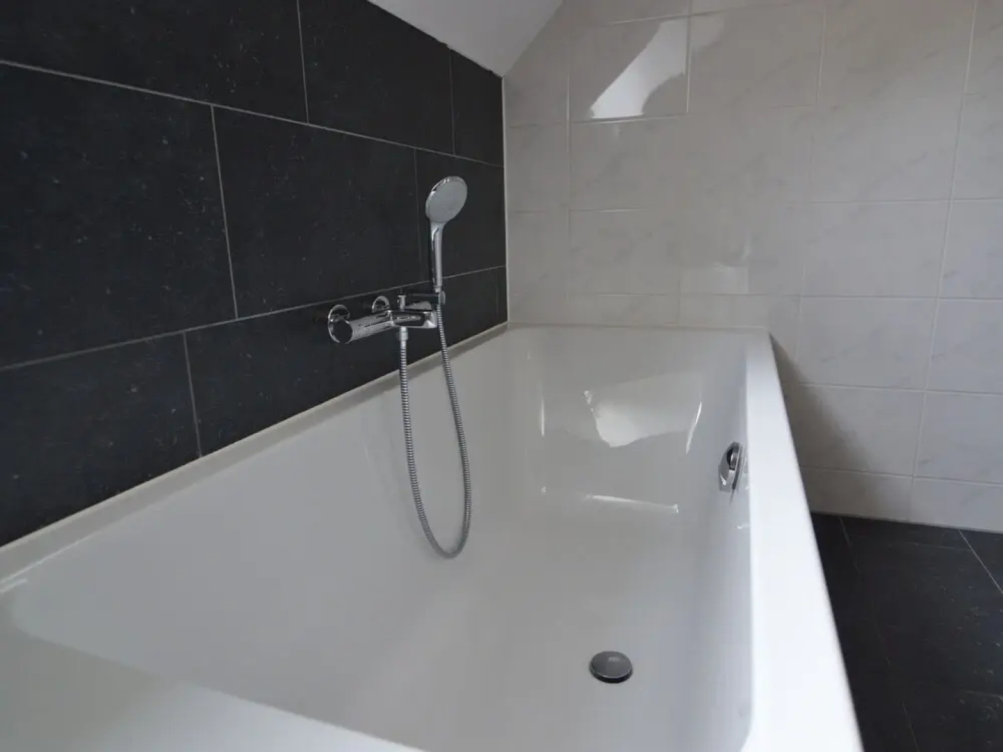 Lovely Group Home With Lots of Privacy, Ideal for Families and Friends