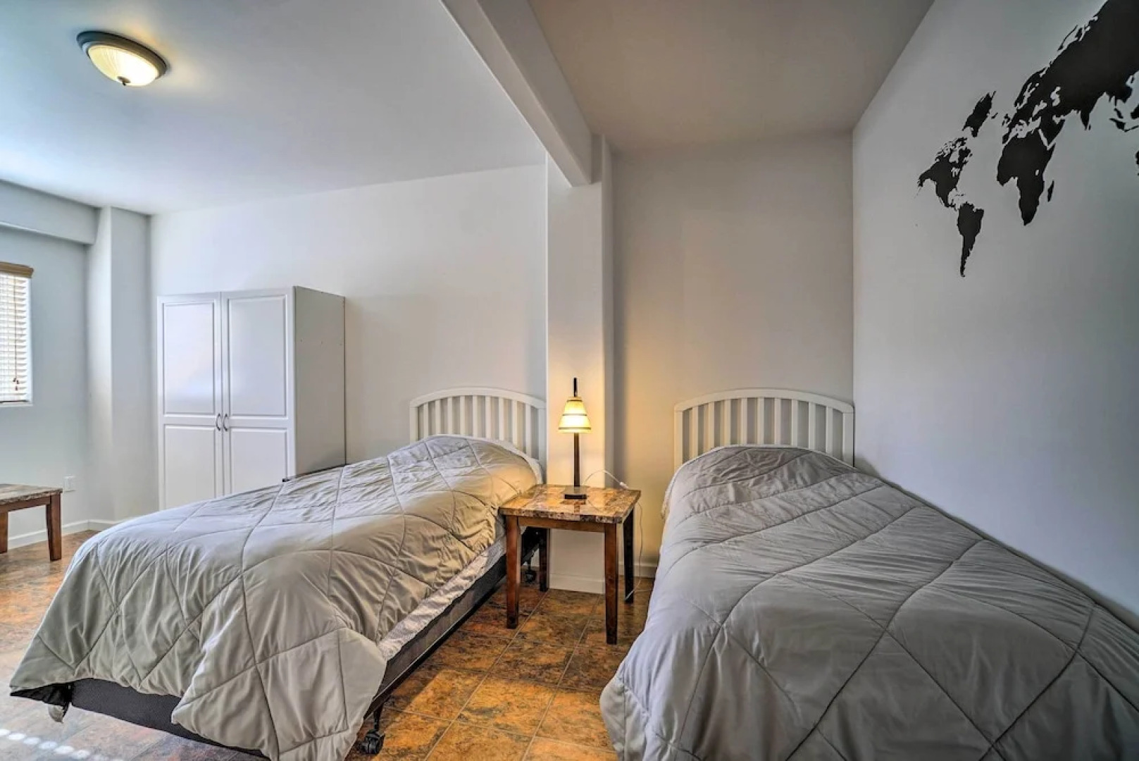 Family Retreat ~ 8 Mi to Downtown + Bishops Beach!