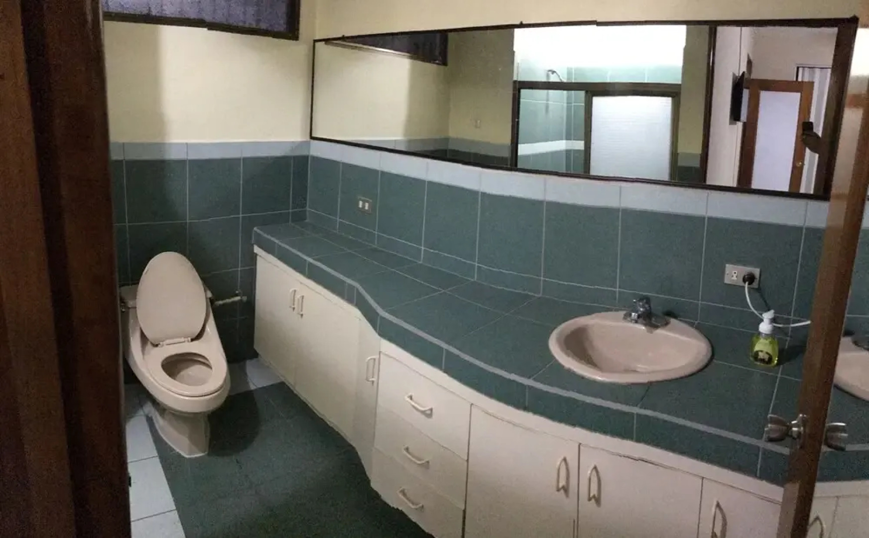 Green Country Hotel - Hostel