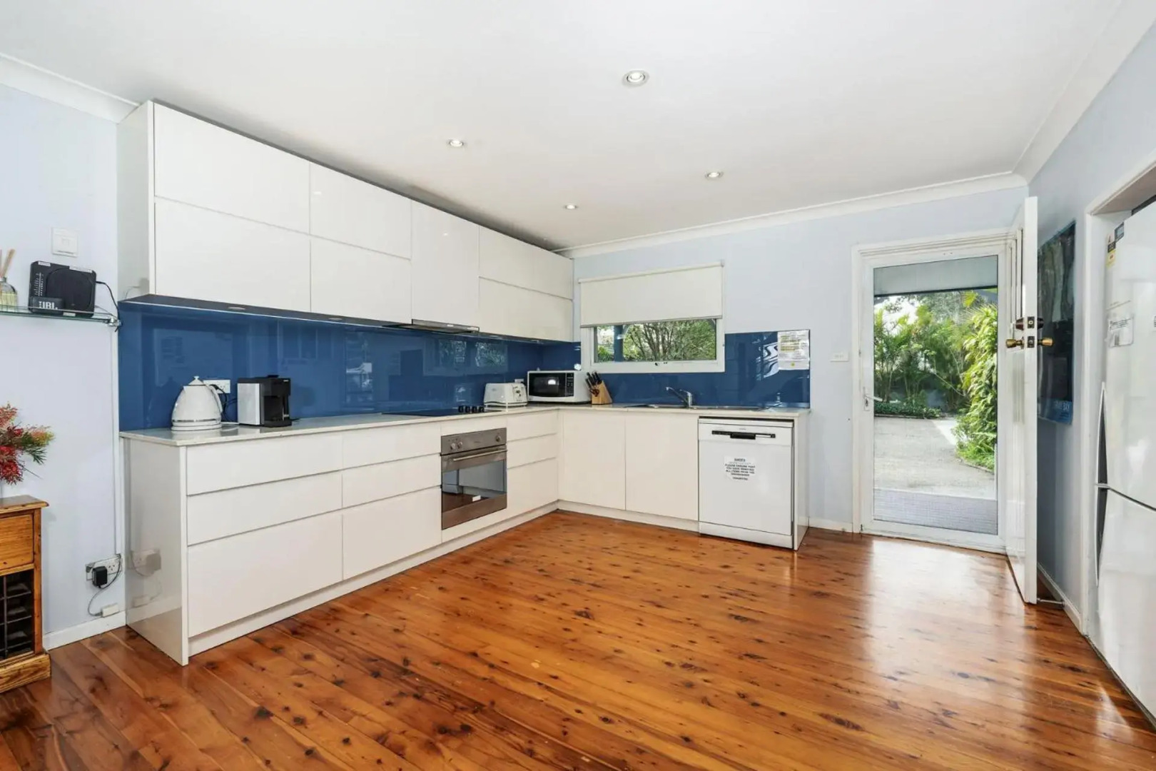 SORRENTO LAKESIDE Sanctuary Point 4pm check out Sundays