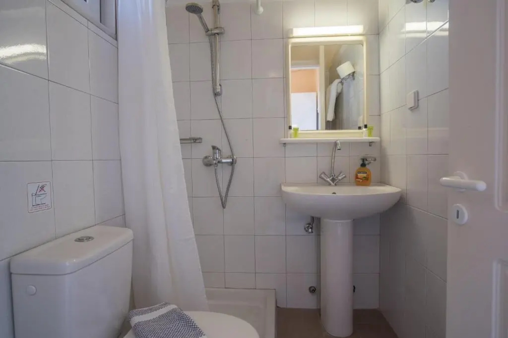 Christina Beachfront Rooms By Hotelius