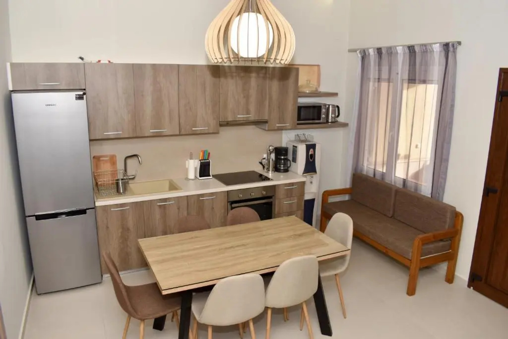 2 bedroom Villa with swimming pool-BBQ!