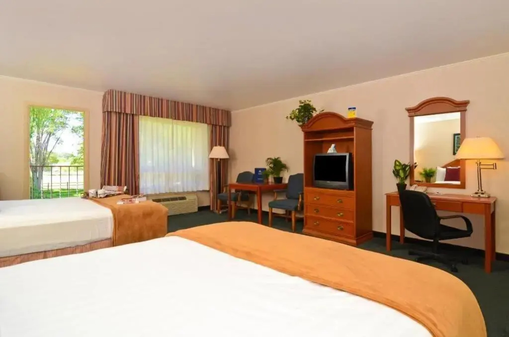 Red Arrow Inn & Suites, a Travelodge by Wyndham