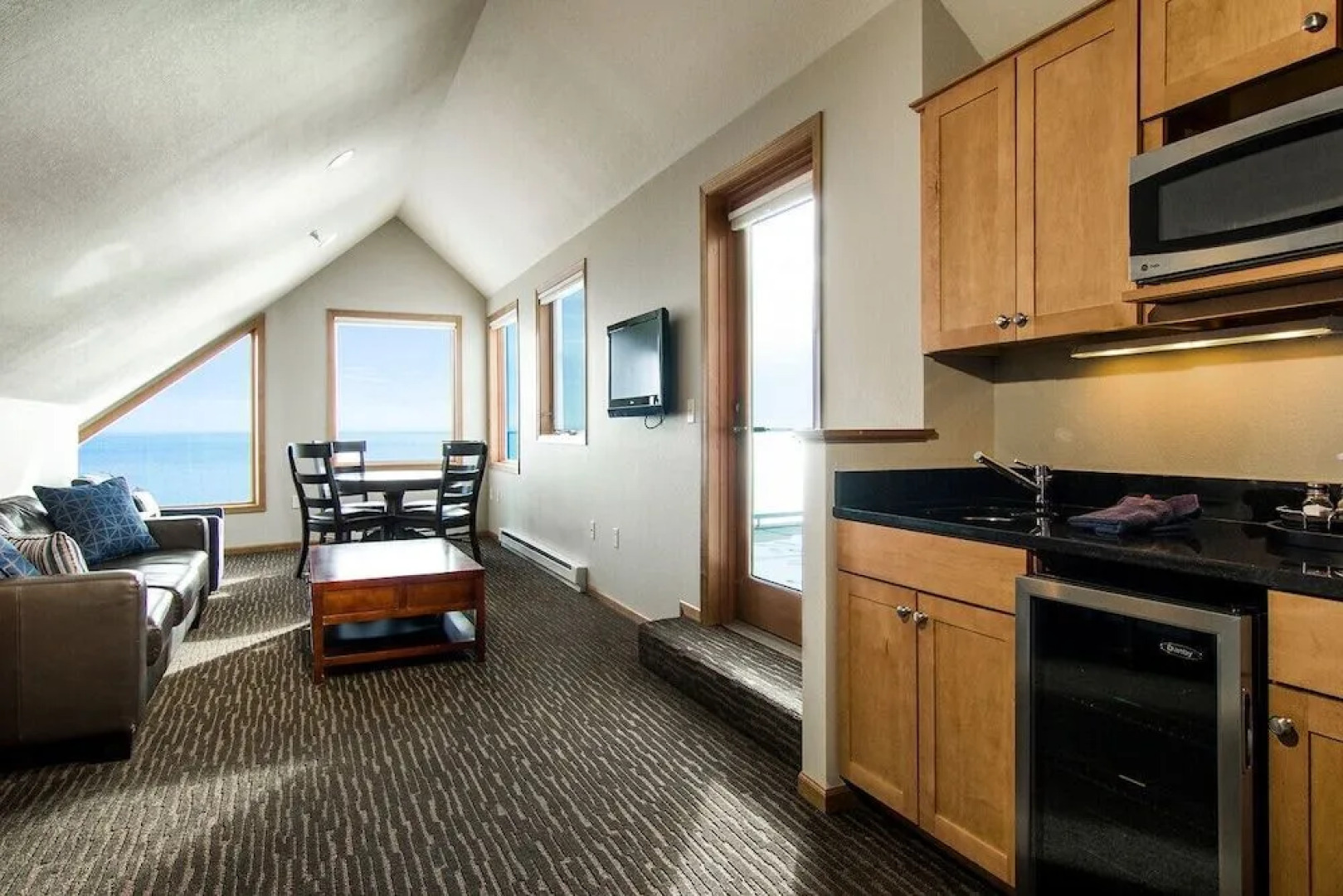 Beacon Pointe on Lake Superior