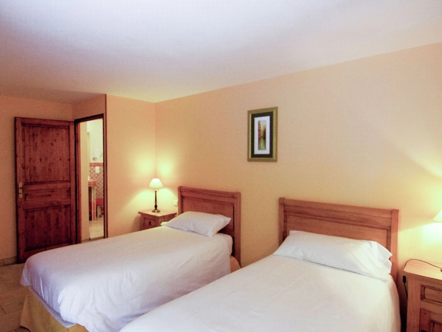 Luxury Apartment With Terrace, Sauna, Tennis, and Heated Pool