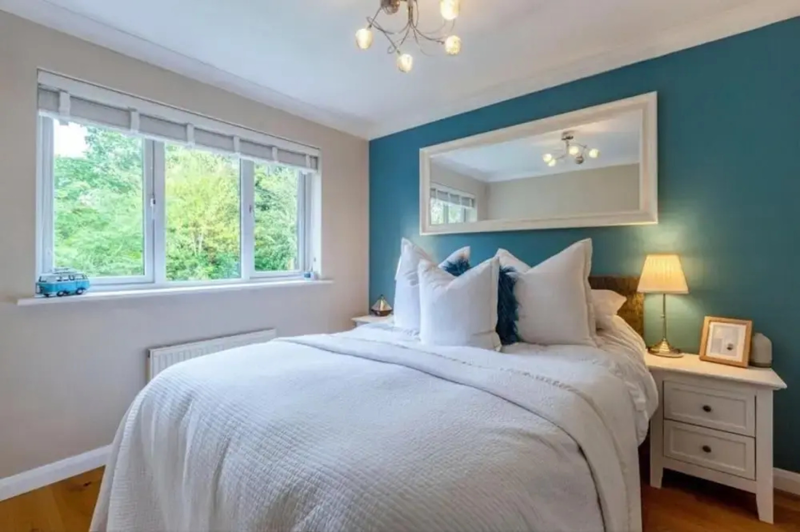 Homely 4 Bedroom House Addlestone