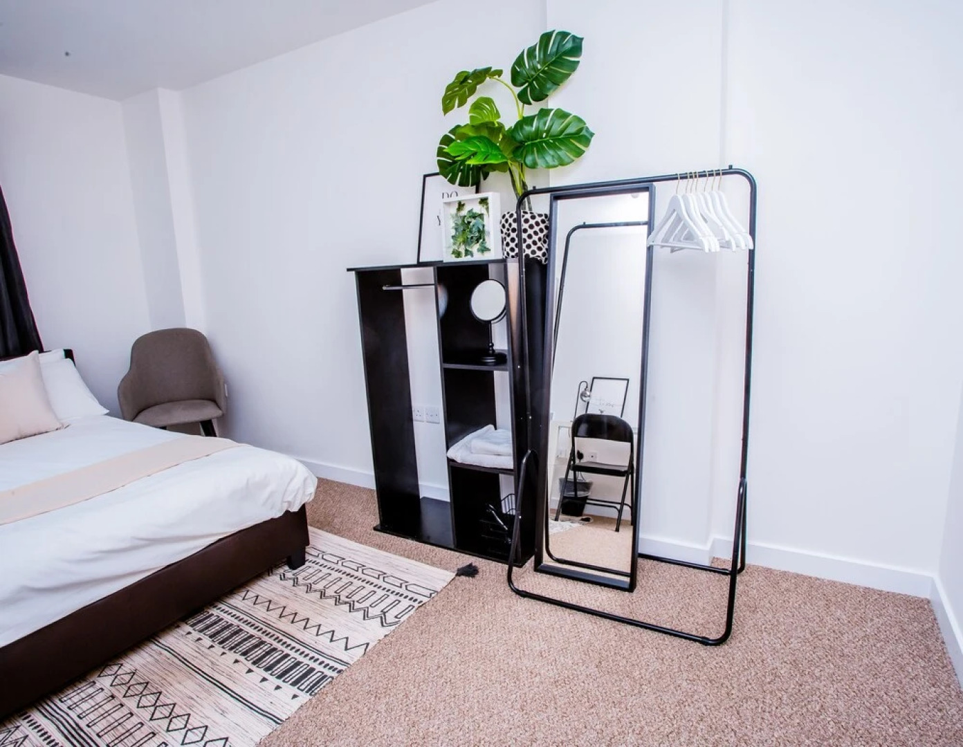 Nest Easy - Alpha House