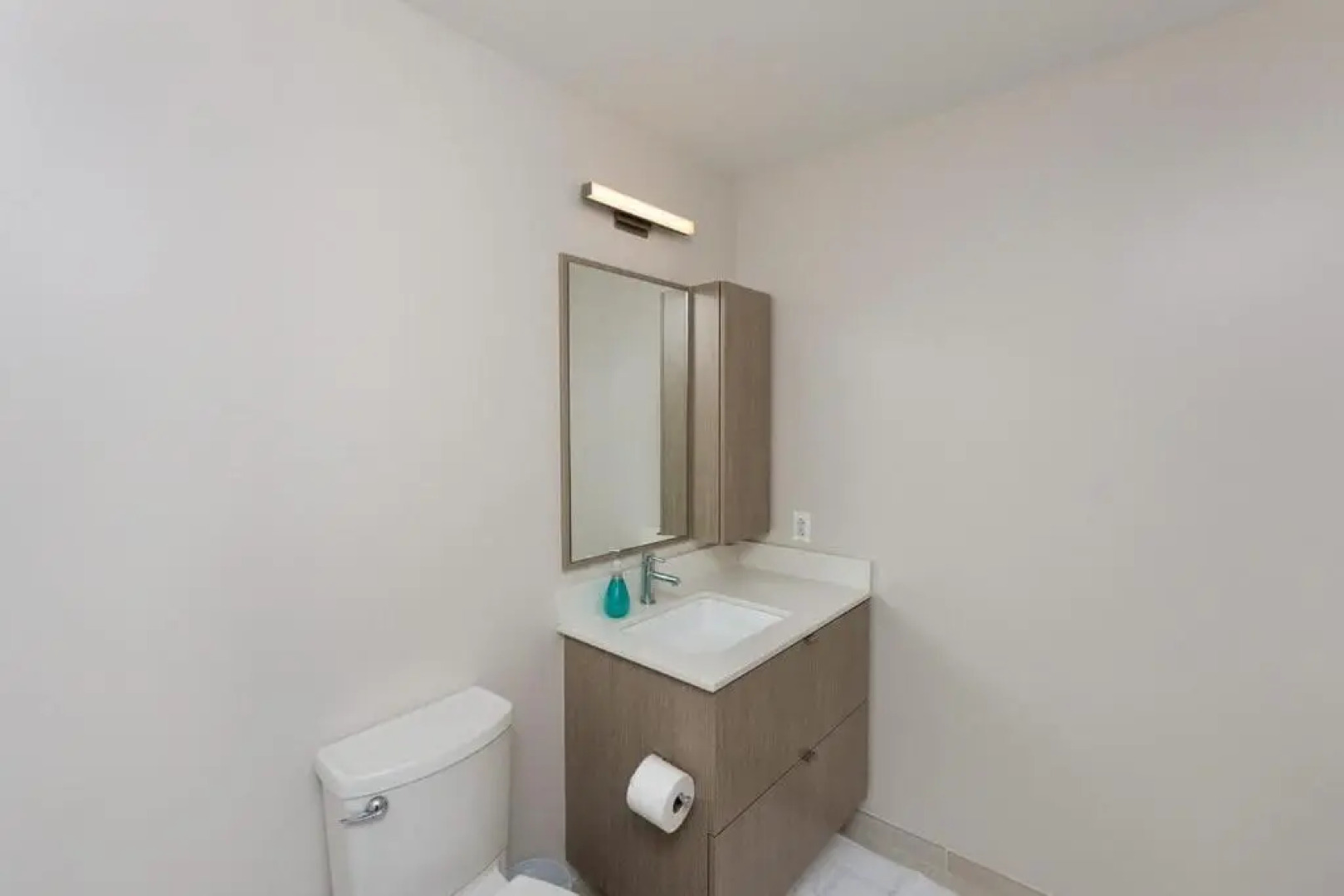 3BR Glass Suite With Gym & Pool By ENVITAE