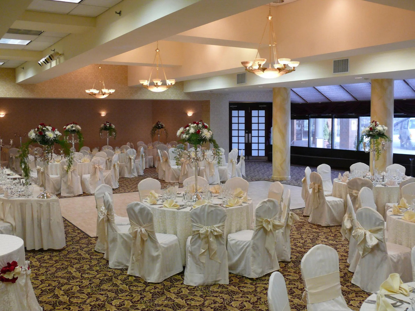 Crowne Plaza Edison by IHG