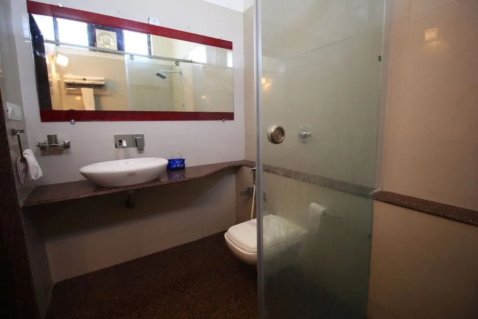 OYO 1968 Hotel Krishna Park Resort