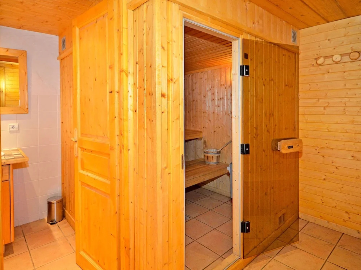 Luxurious Chalet in Champagny-en-vanoise Near Ski Area