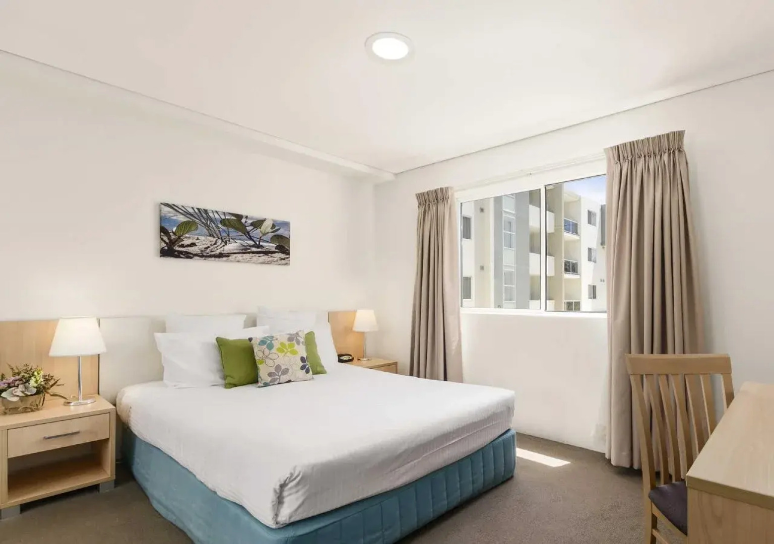 Quality Suites Pioneer Sands