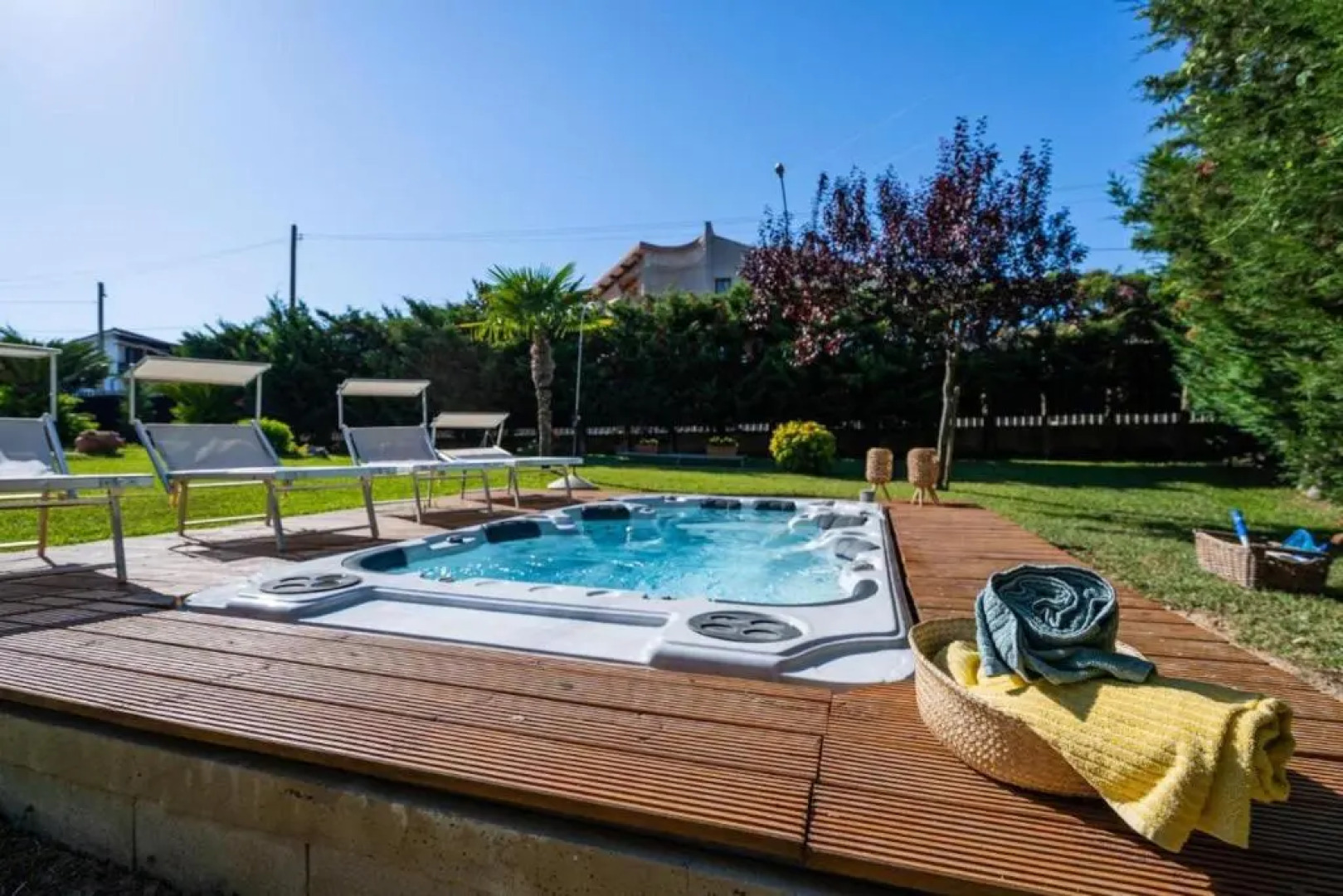 Romantic Apartment With Hot Tub