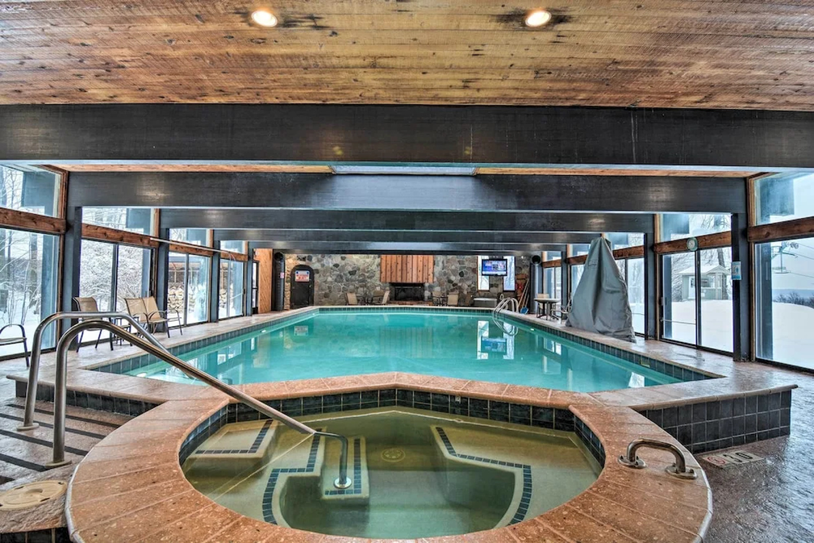 Beautiful Bellaire Home w/ Amenities, 4 Mi to Lake