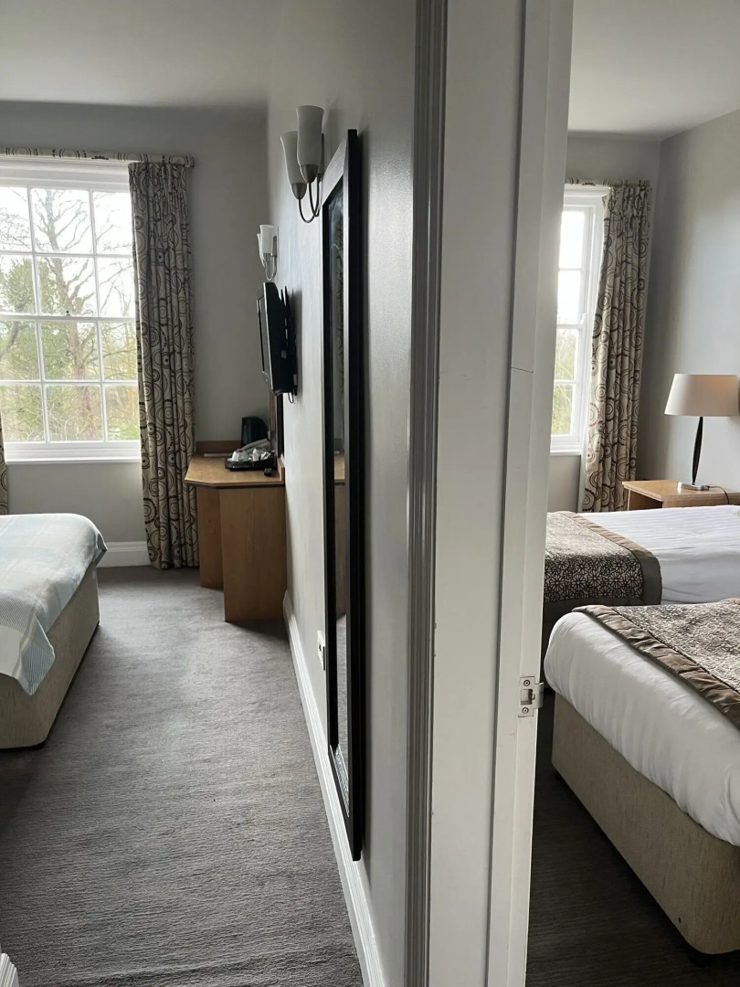 The Riverside House Hotel