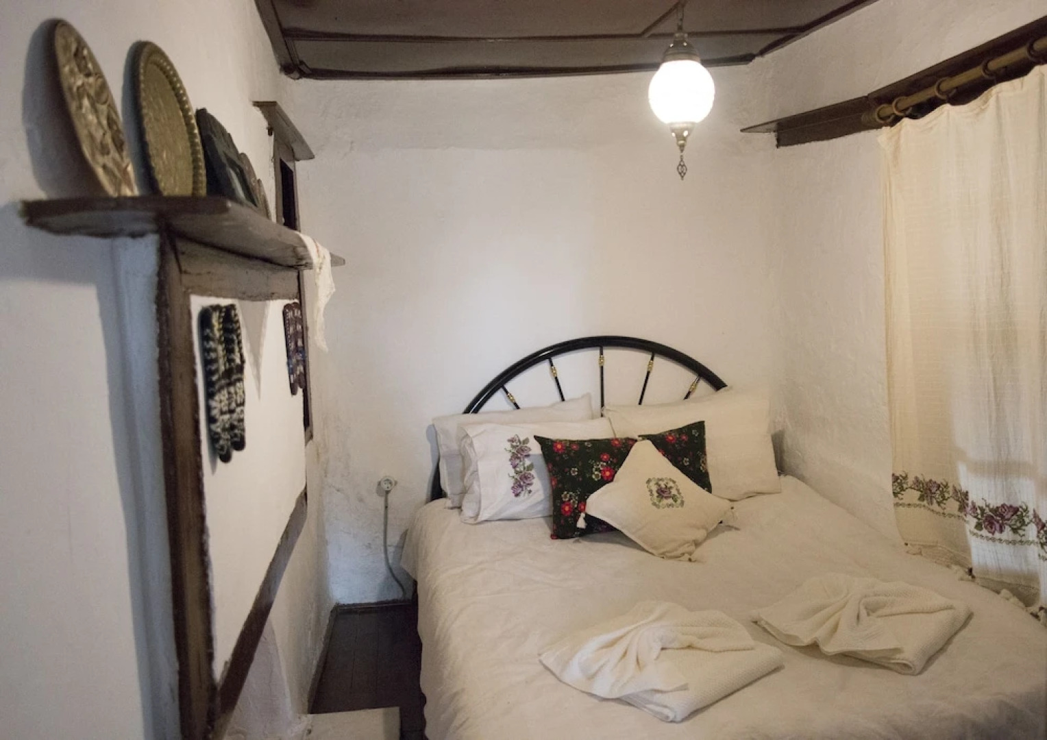 Shiraz Hotel & Restaurant