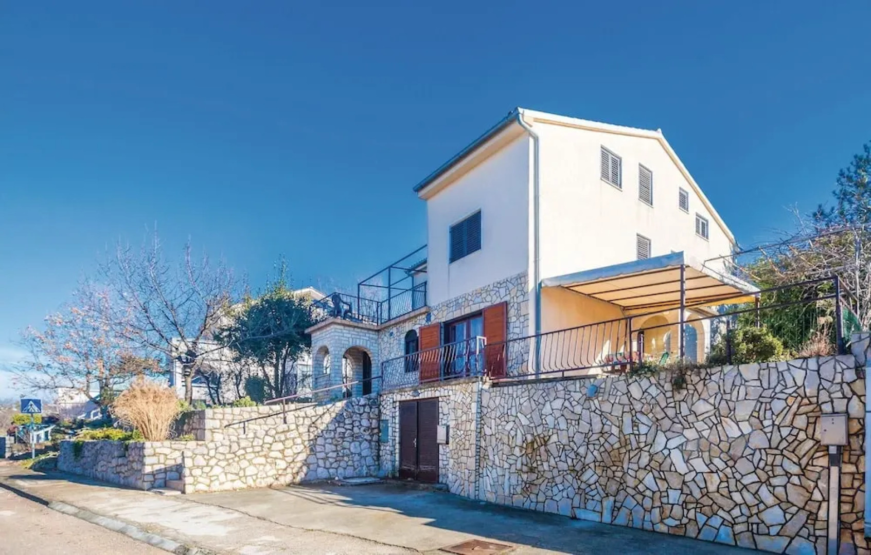 Beautiful Home in Njivice With Wifi and 2 Bedrooms