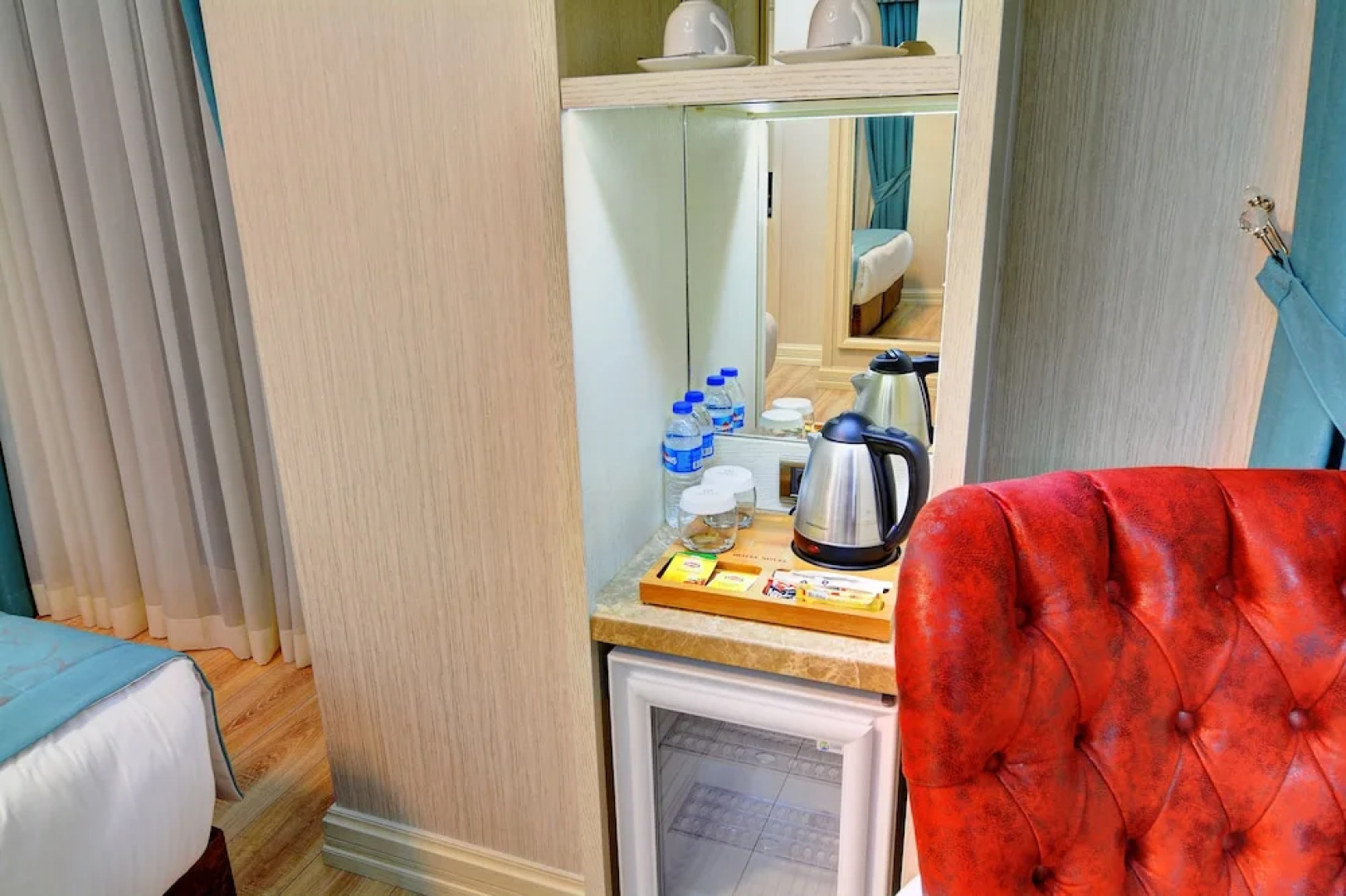 Novelty Hotel