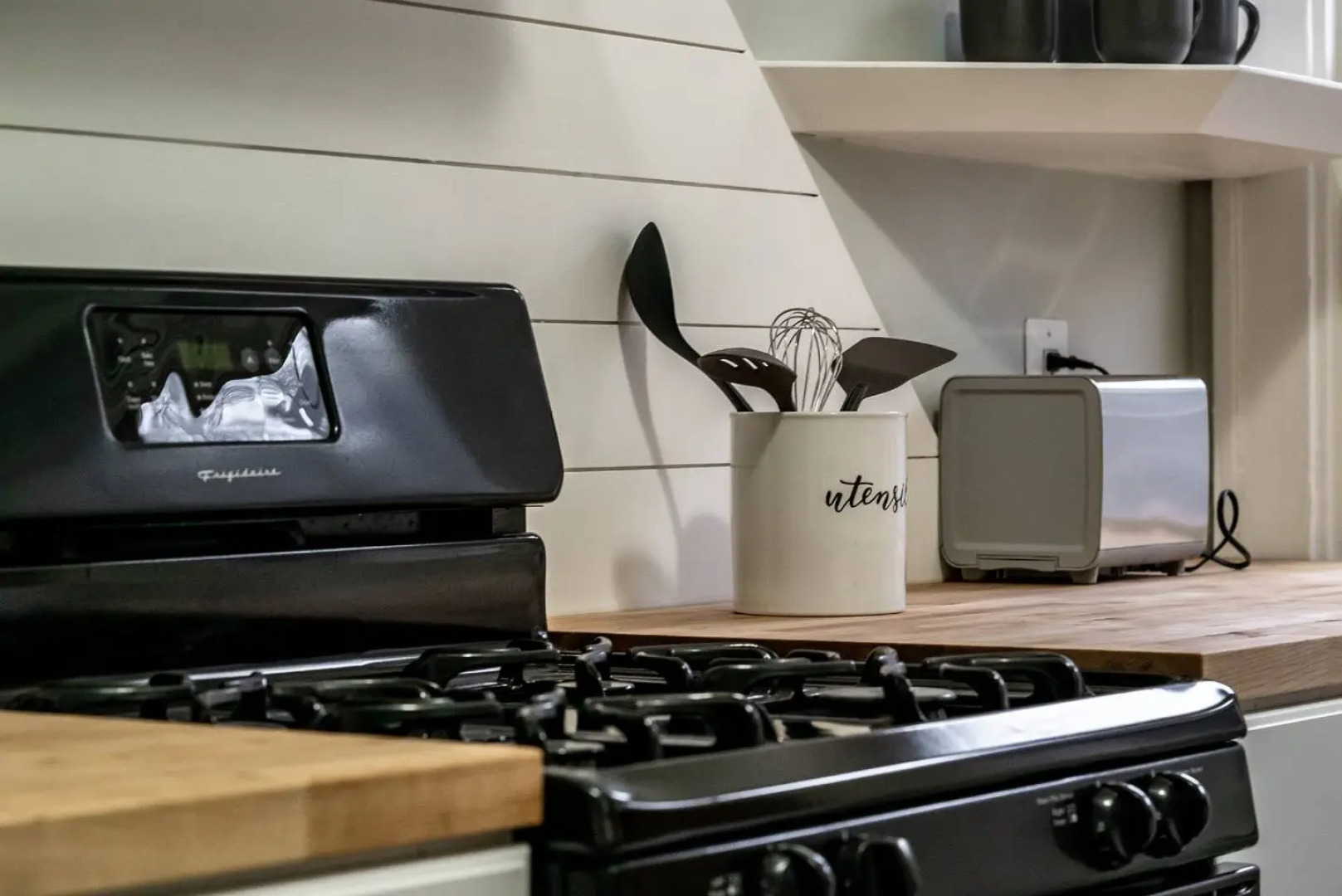 Cozy and comfortable apartment /15 minutes to down town