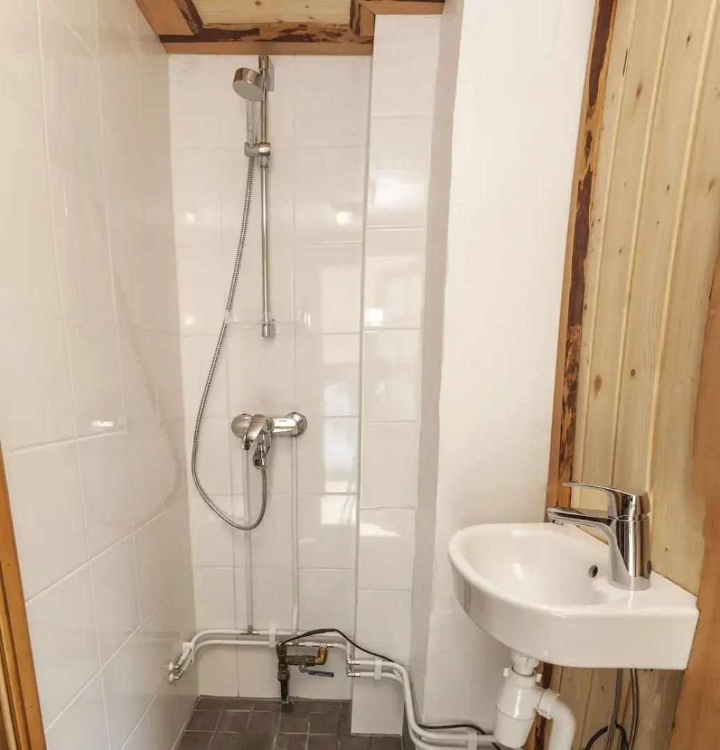 Peace and Privacy Travel - Aulanko Lake Hide-out