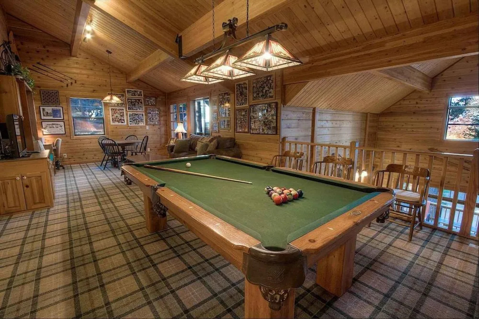 Smokey Joes by Lake Tahoe Accommodations