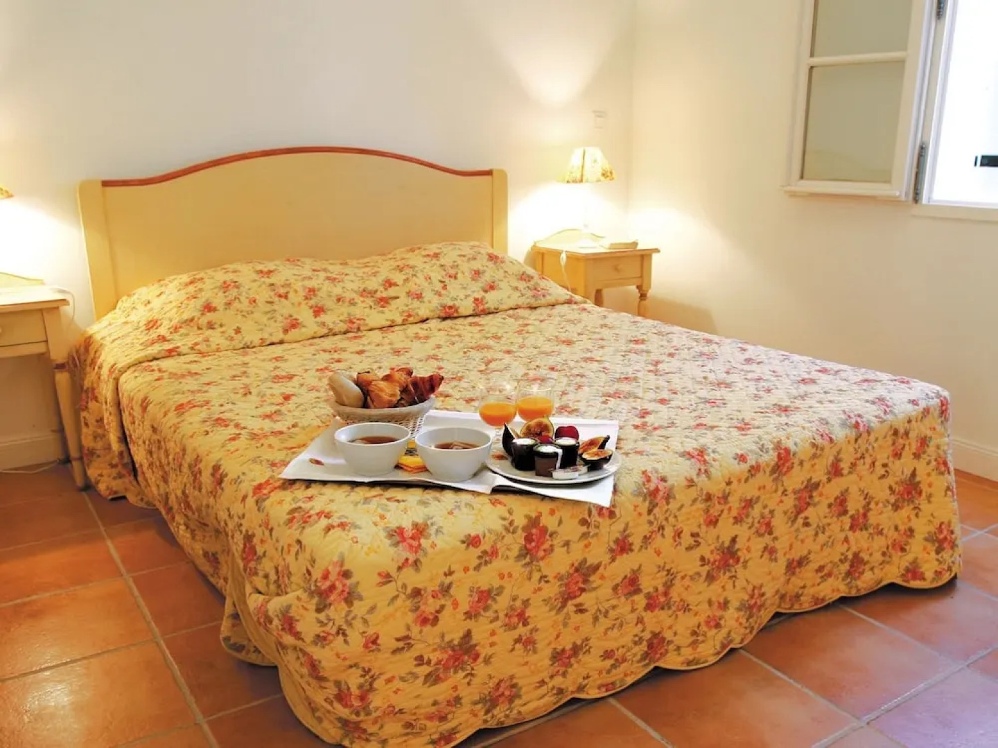 Attractive Holiday Home With two Bathrooms and a Jacuzzi