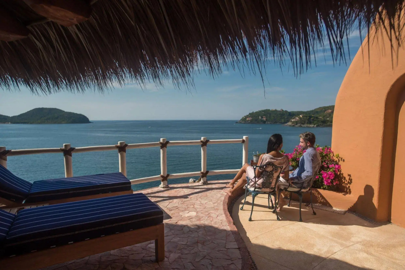 Villa El Murmullo by La Casa Que Canta