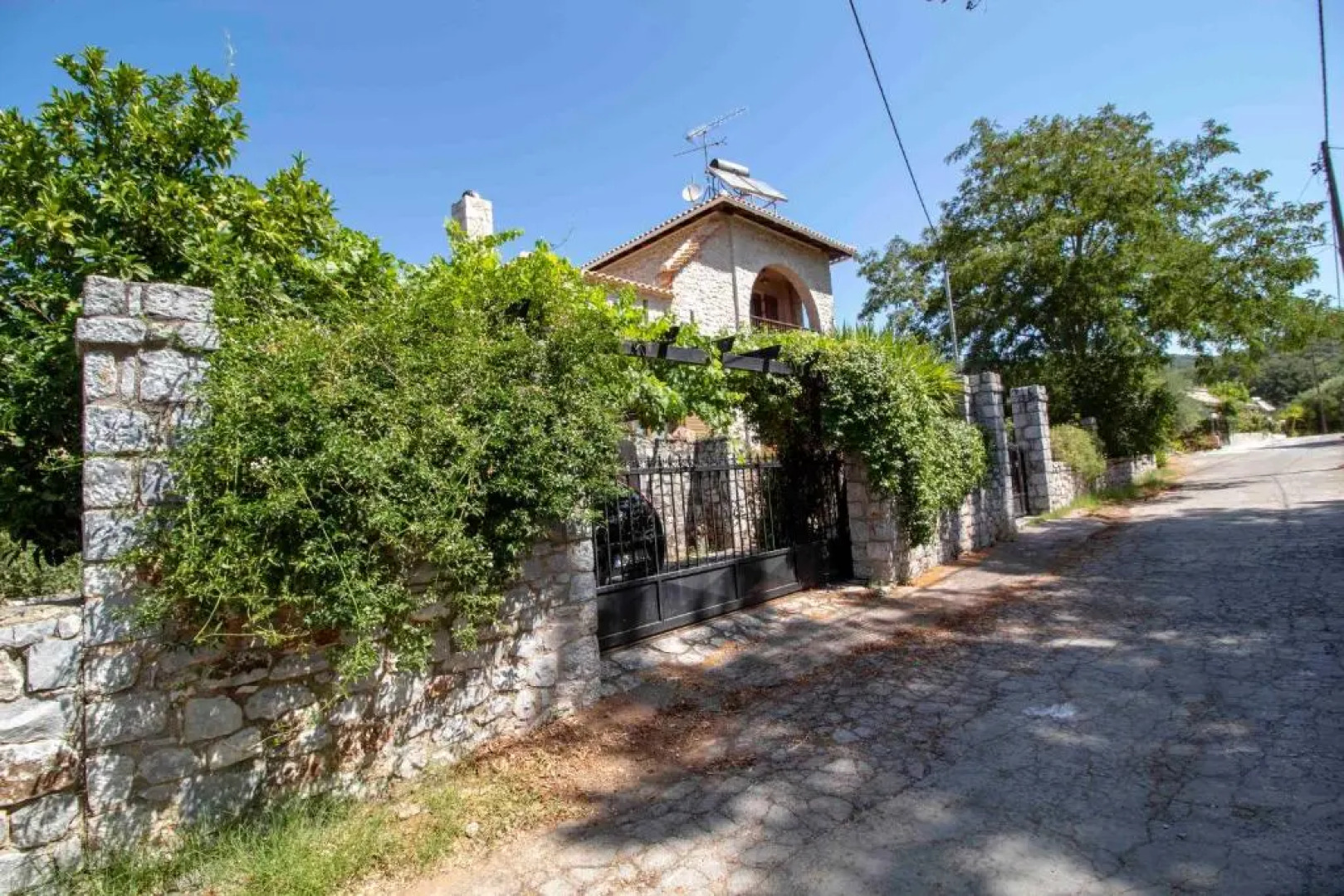 Laconian Collection #Karvela's stone house#