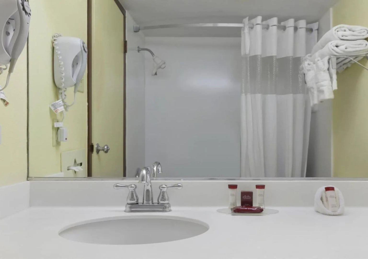 Clarion Inn & Suites and Convention Center