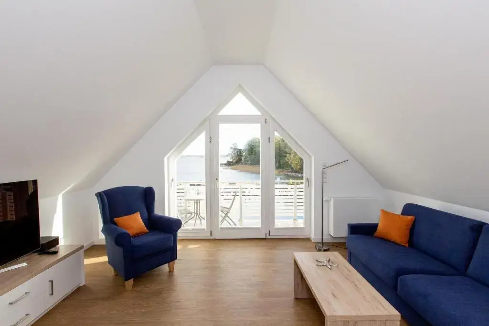 4 Zimmer Maisonette 3 Balkone optional Bootsliegeplatz Haus 6 A6