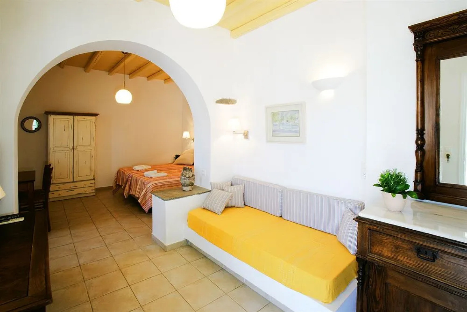 Golden Beach Hotel & Apartments