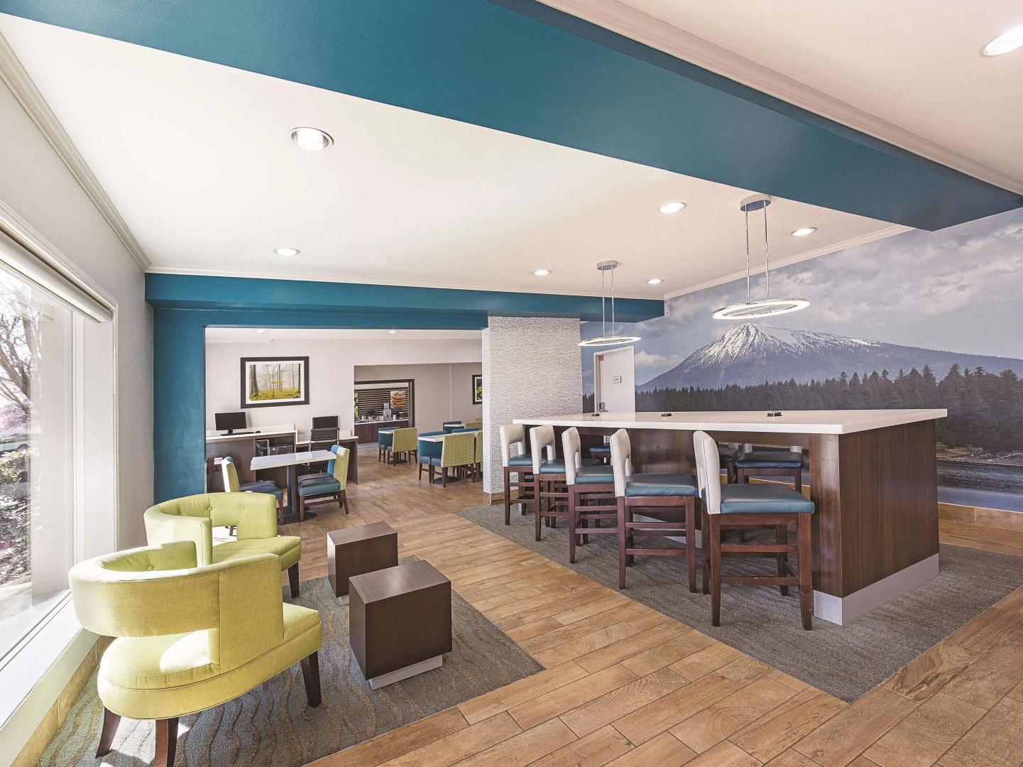 La Quinta Inn & Suites by Wyndham Central Point - Medford