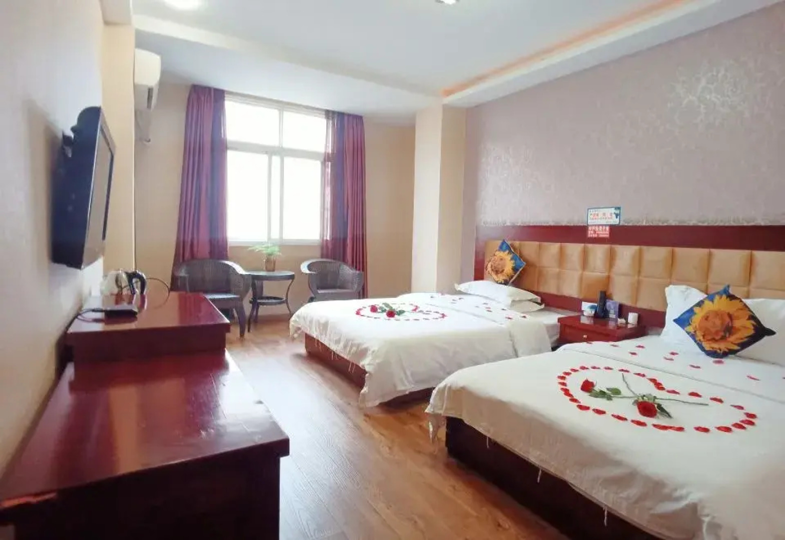 Donghao Hotel (Xichang tourism distribution center store)