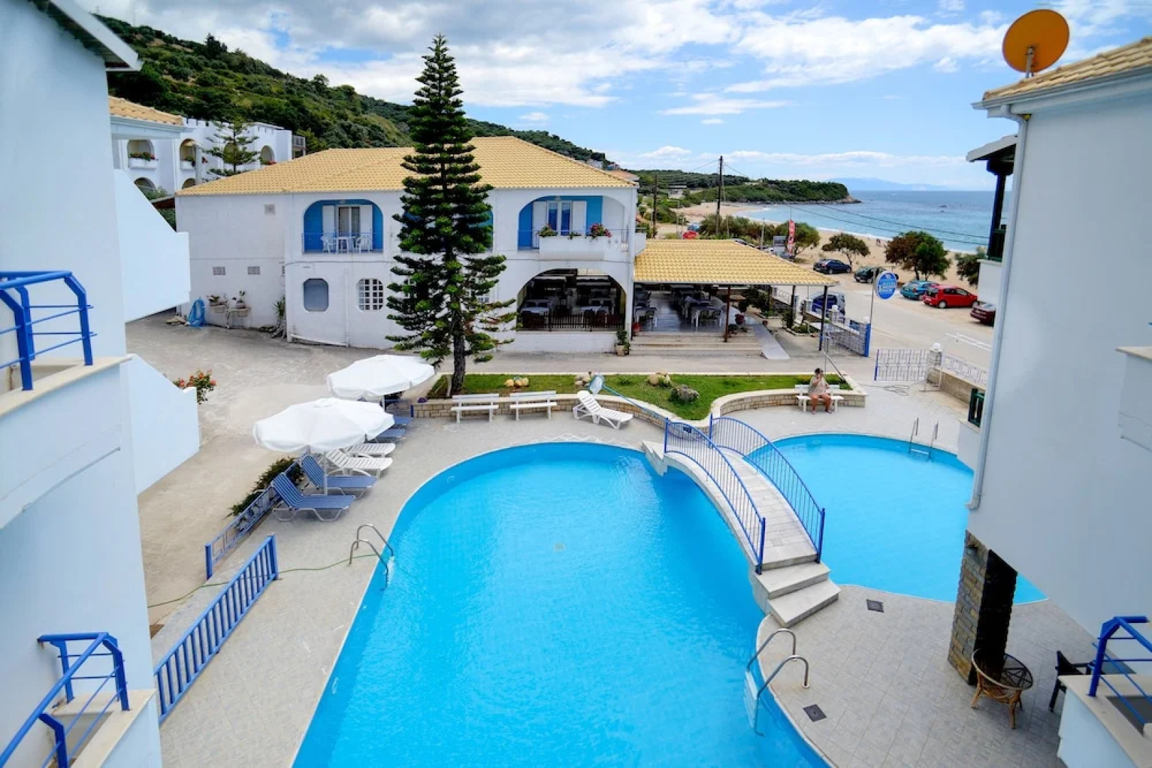 Vrachos Beach Hotel