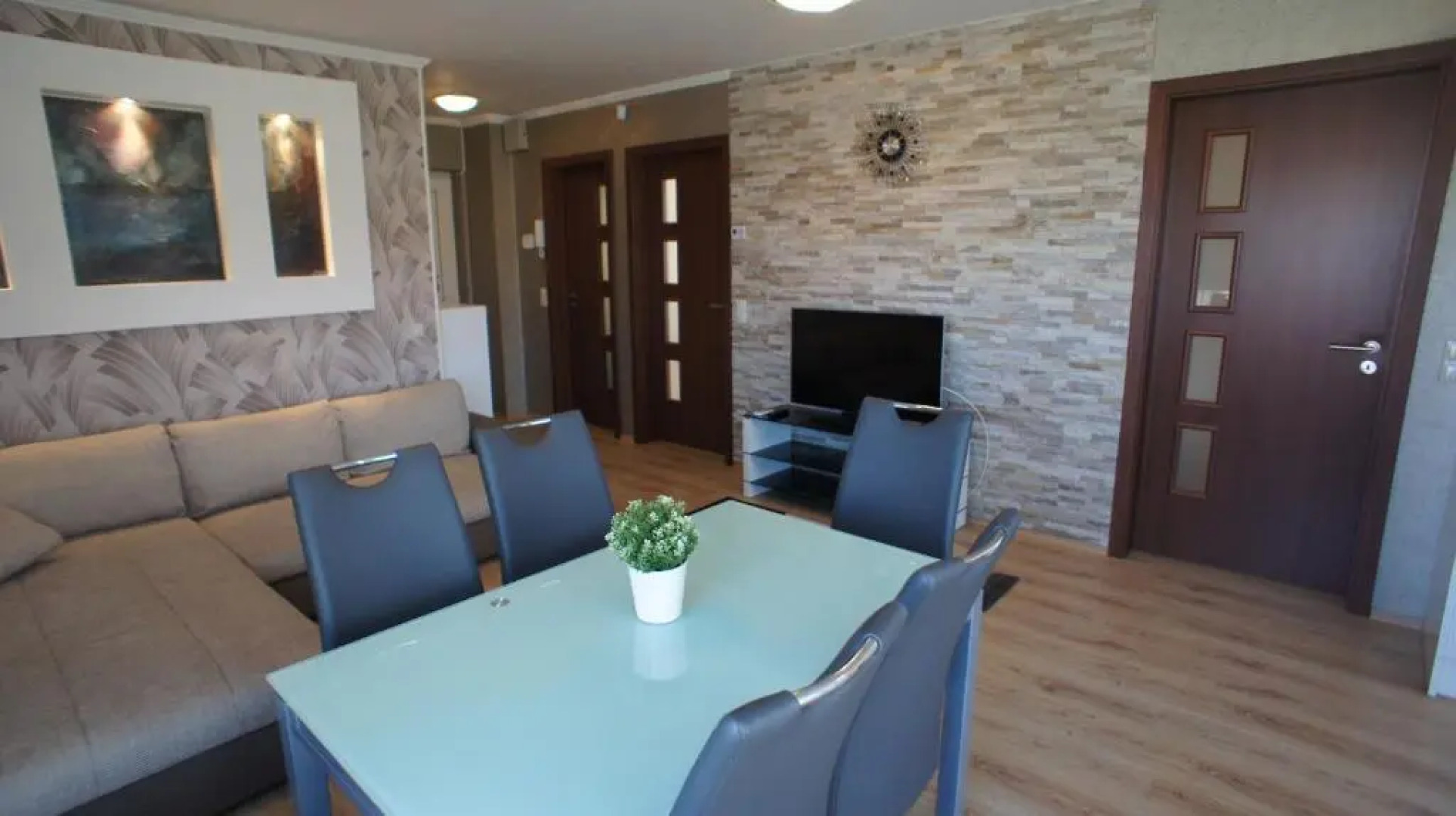 Tulip Family Apartment