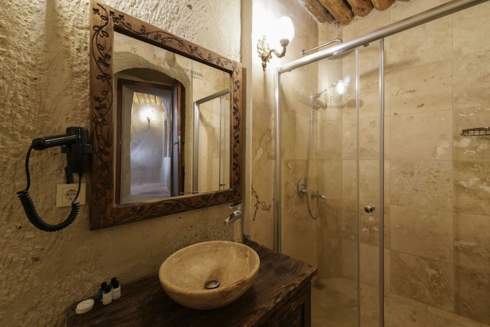 Capp Royal Cave Hotel