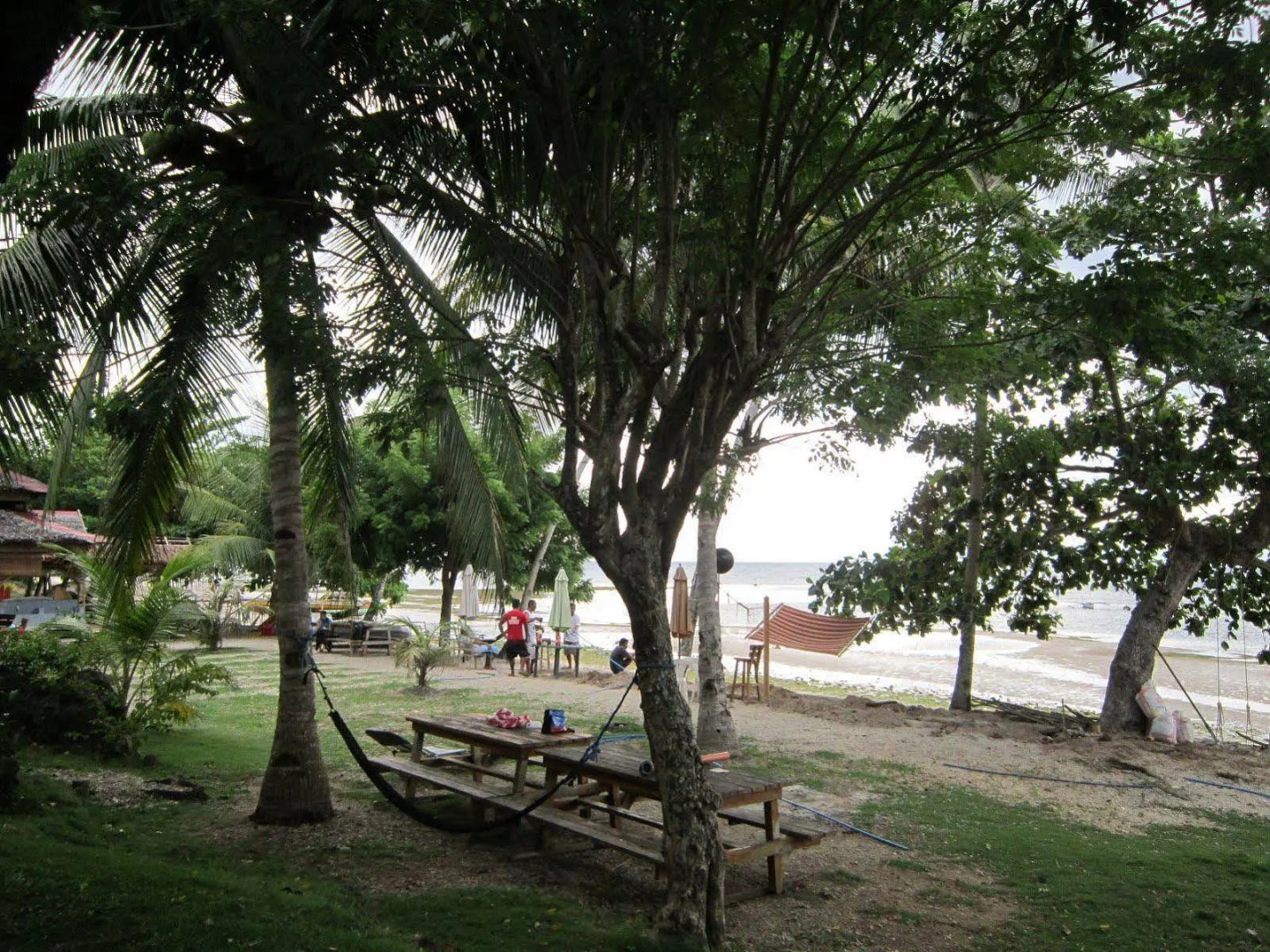 Flora's Dive & Resort