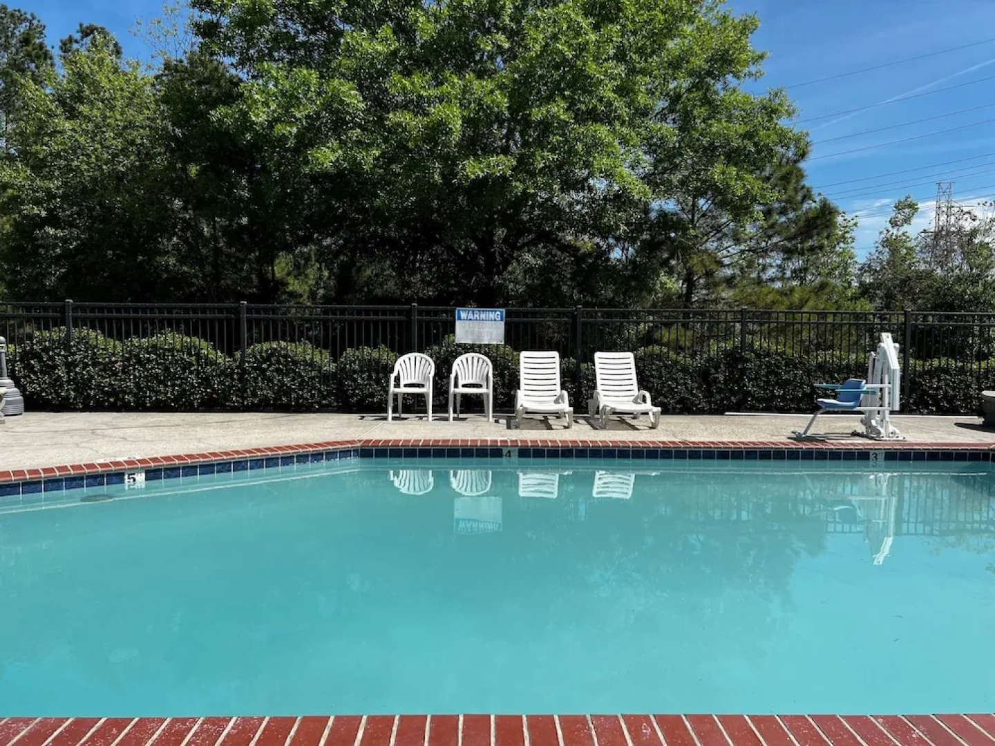 Super 8 Slidell