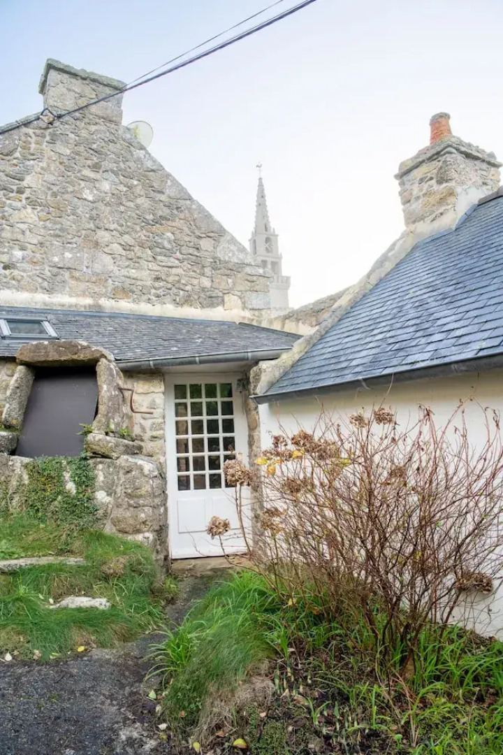 Small Cocoon for 2 by the sea