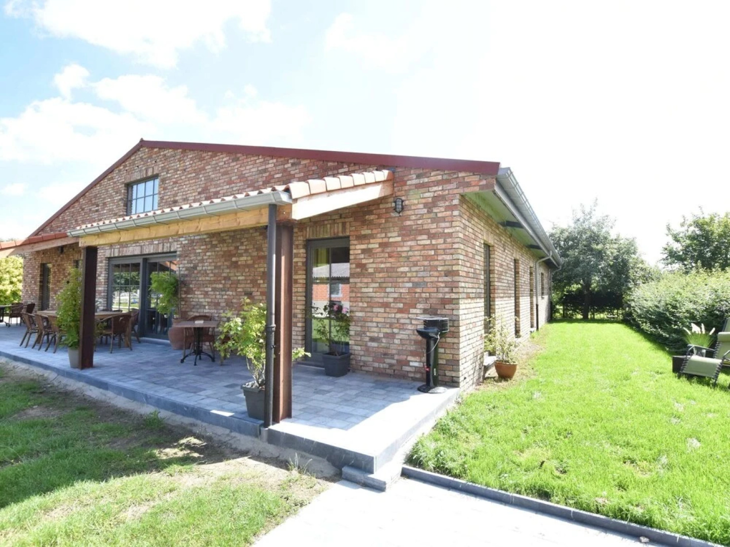 Tasteful Holiday Home in Sijsele-brugge With Garden